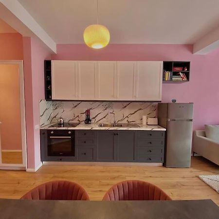Coral Apartment - City Center Tirana Bagian luar foto