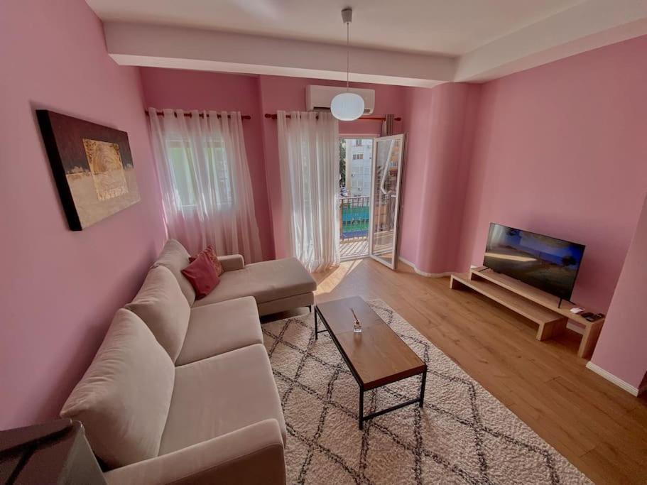 Coral Apartment - City Center Tirana Bagian luar foto