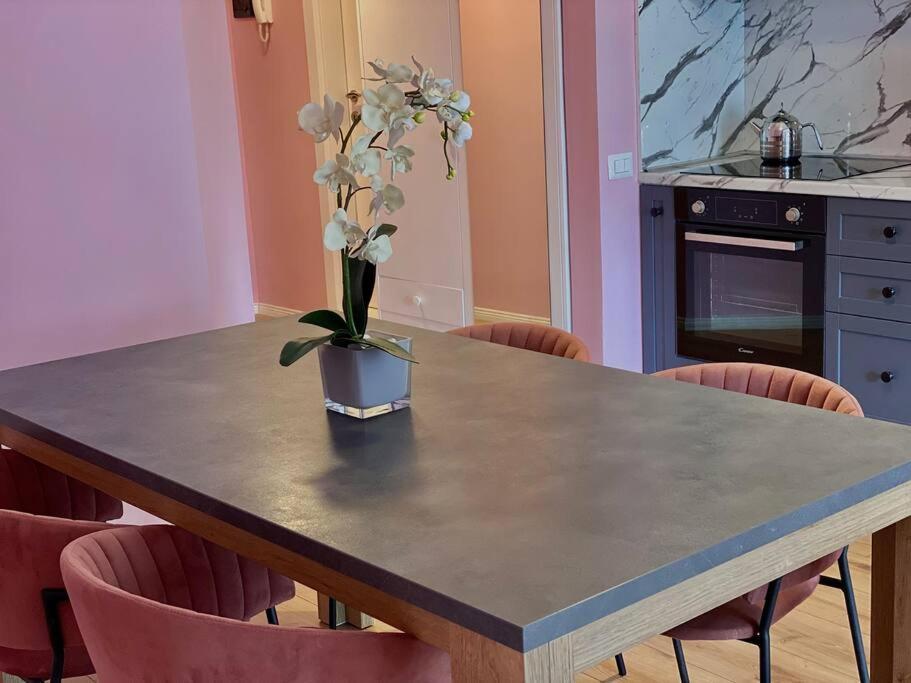Coral Apartment - City Center Tirana Bagian luar foto